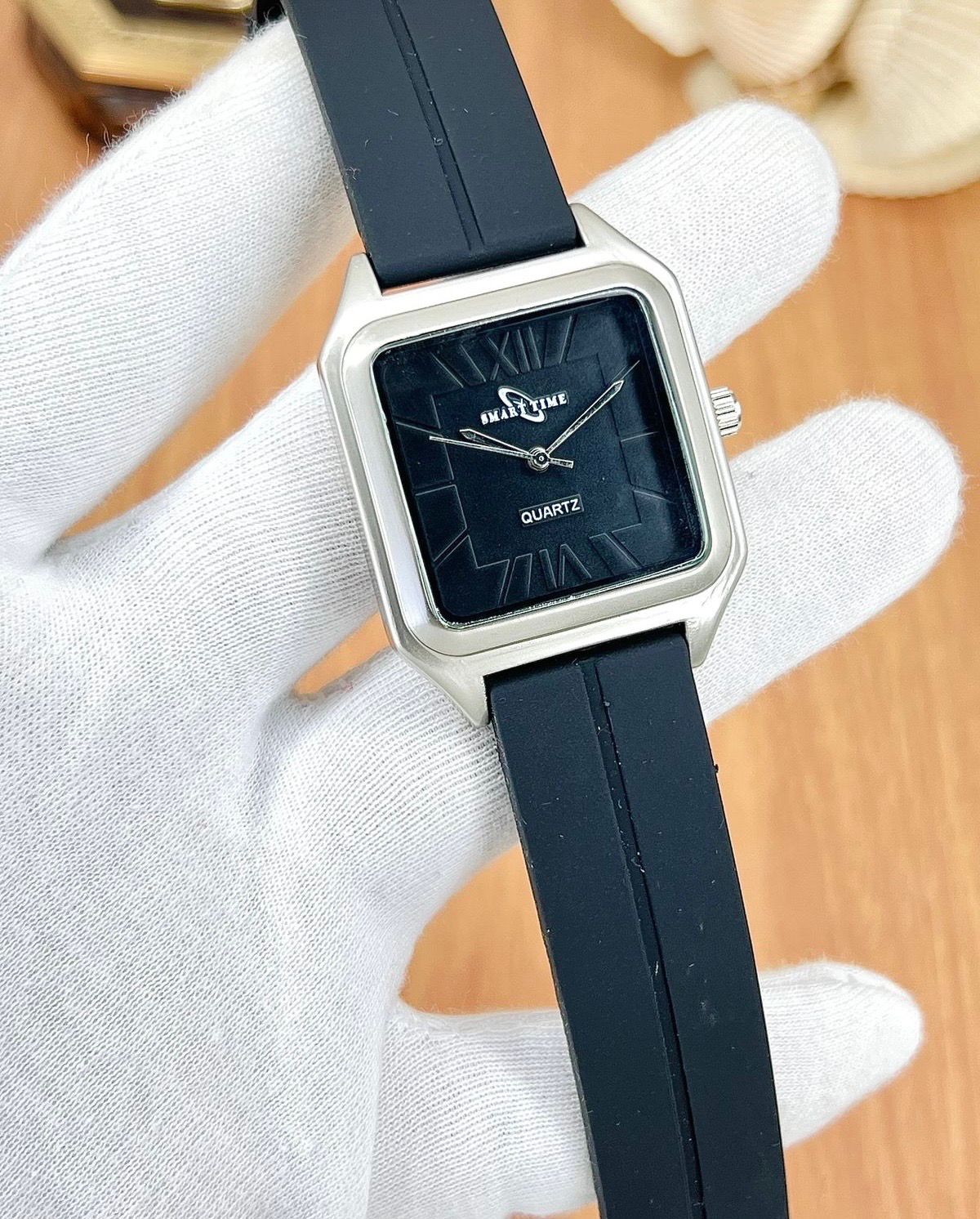 Smart Time Square Design Magneticlock Silicon Straps Watch